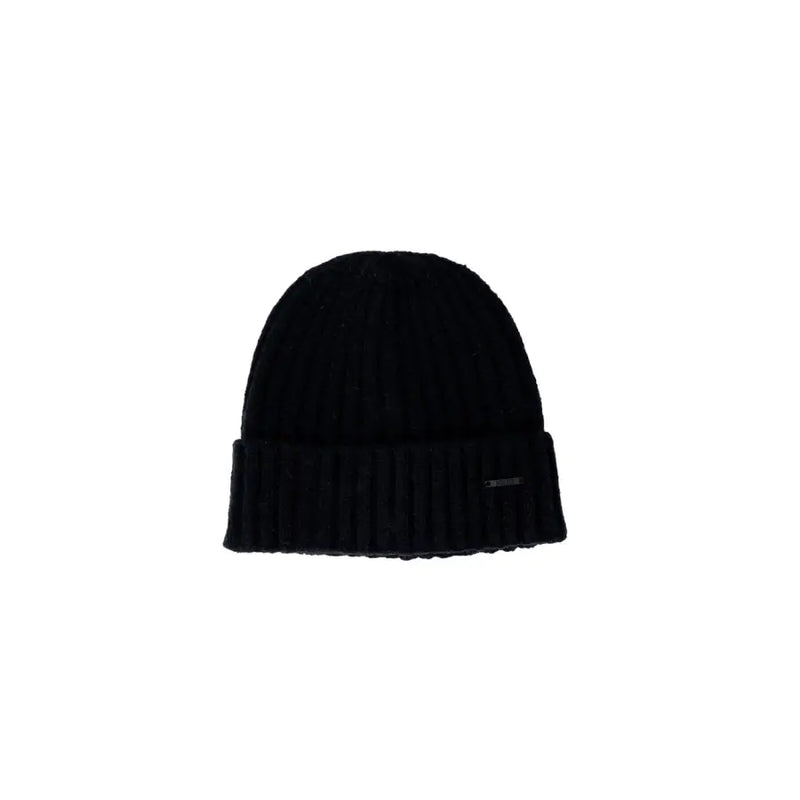 Black knit beanie made of warm, soft material ideal for cold weather wear