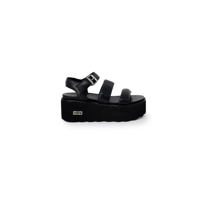 Black platform sandal for women with thick sole and stylish design