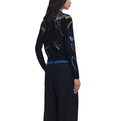 Black long-sleeved floral embroidered knit sweater for women with round neckline