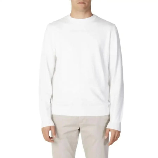 Plain white crewneck sweatshirt with long sleeves from Diktat Men’s collection