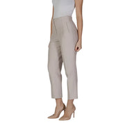Women’s high-waisted beige cropped trousers with button closure and front pockets