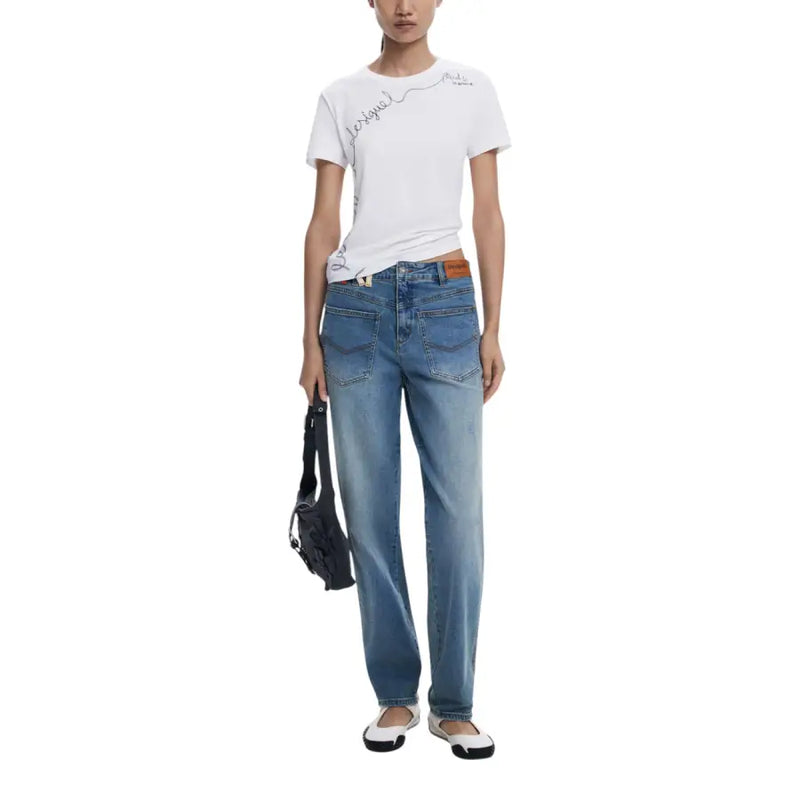 Women’s light blue straight-leg denim jeans paired with Desigual White Print Round Neck T Shirt