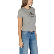 Women’s short-sleeved gray T-shirt with star graphic and Tommy Girl text for fall winter wear