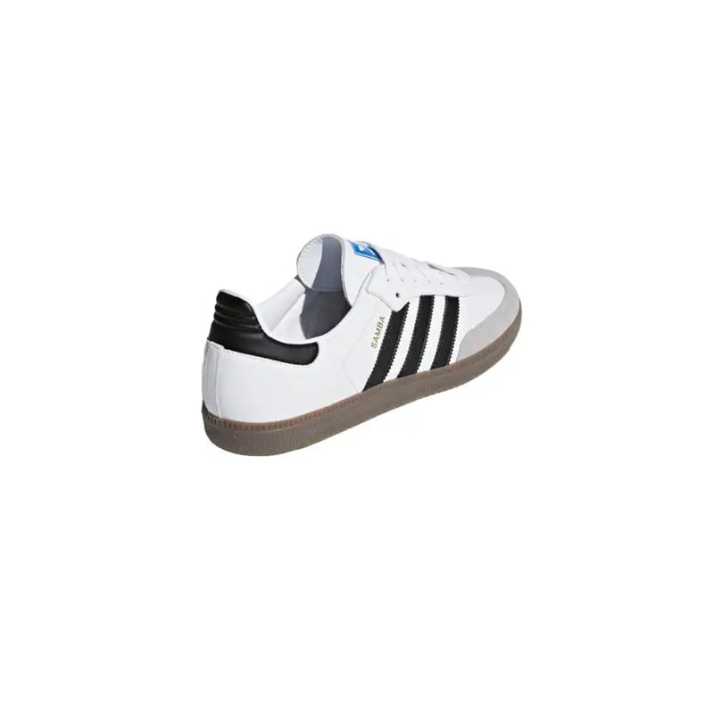 Baskets adidas Samba blanches en cuir avec semelle gomme à trois bandes noires et logo bleu au talon, vues de l'arrière
