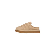 Adidas Baskets Originals Campus 00s Winter pour homme, en daim beige avec semelle en caoutchouc marron clair et détails classiques à trois bandes.