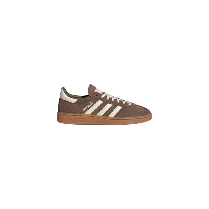 Adidas Baskets Originals pour homme, modèle spécial handball, en cuir suédé marron avec bandes crème et semelle en gomme.