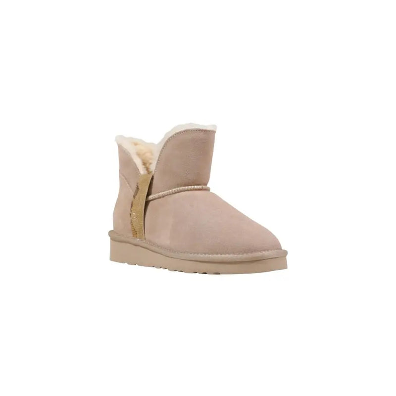 Alviero Martini Prima Classe beige leather ankle boots with beige suede ugg style, white shearling lining, and gold zipper detail