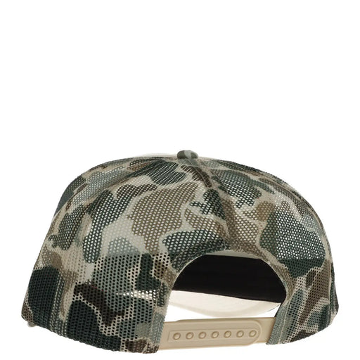 Vue arrière d'une casquette American Needle pour homme à motif camouflage, avec dos en maille polyester beige et sangle réglable