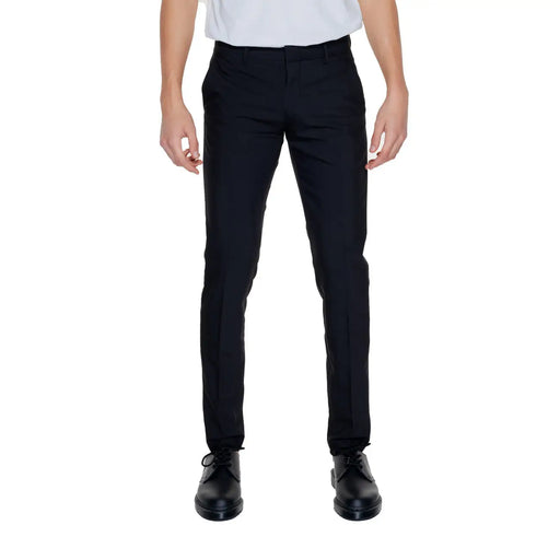 Antony Morato Pantalon noir pour homme, coupe ajustée, en polyester mélangé, avec plis discrets.