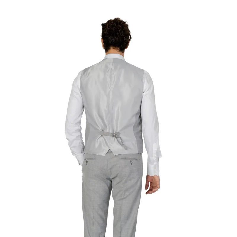 Antony morato Gilet sans manches gris uni en satin pour homme, boutonné, dos nu, boucle de ceinture assortie et subtilement brillant.