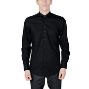 Antony Morato Chemise noire pour homme, manches longues, col montant et tissu légèrement texturé.