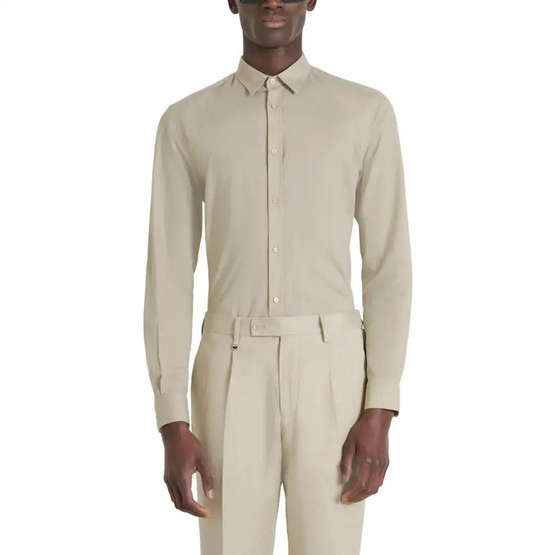 Chemise beige à manches longues boutonnée avec col classique et pantalon assorti de Antony Morato collection de chemises pour hommes