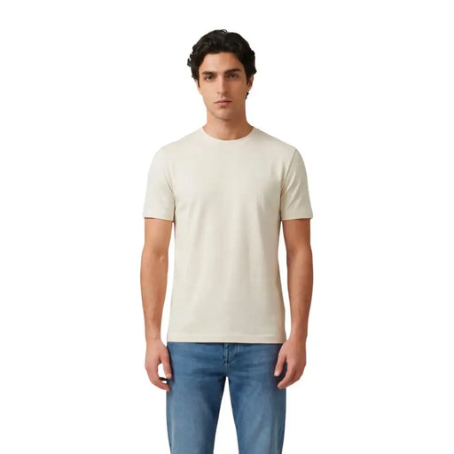 Antony Morato men t-shirt cream-colored short-sleeved crew neck made of soft cotton fabric