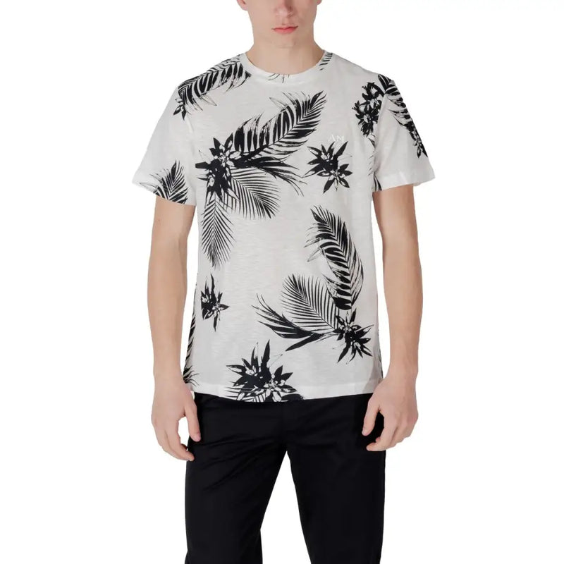 Antony Morato hommes t-shirt en blanc avec un imprimé de feuilles tropicales et de fleurs noires, confectionné dans un tissu en coton doux.