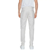 Antony Morato Pantalon chino blanc pour homme, coupe ajustée et plis discrets à l'arrière.