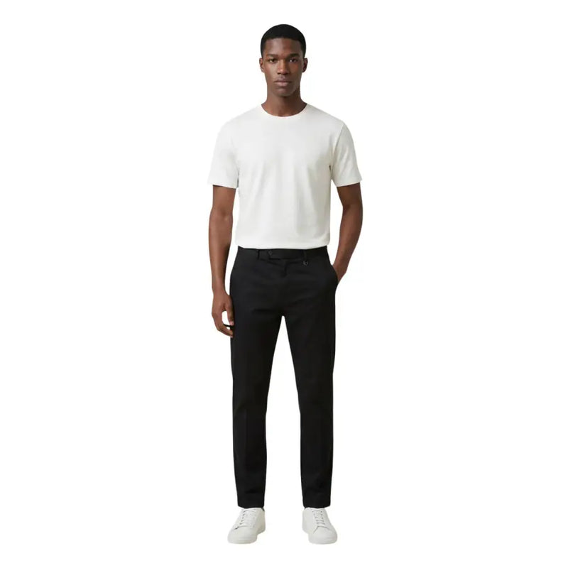 Antony Morato Pantalon noir pour homme, coupe ajustée et moderne, détails de couture discrets.