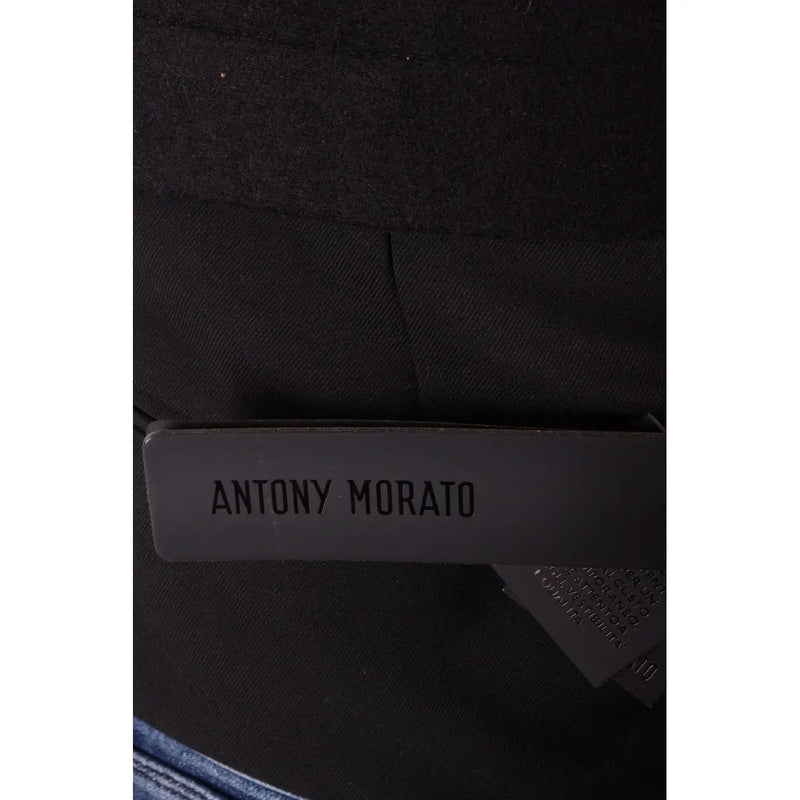 Chapeau en tissu noir minimaliste antony morato étiquette associée à un gilet noir à col en V en laine mélangée pour homme
