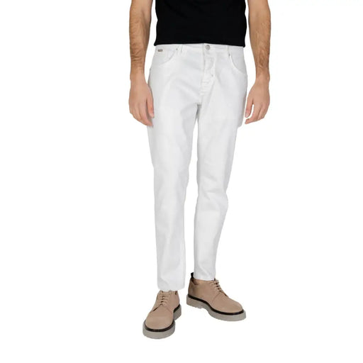 Antony Morato men’s white slim fit denim jeans with classic five-pocket design in cotton material