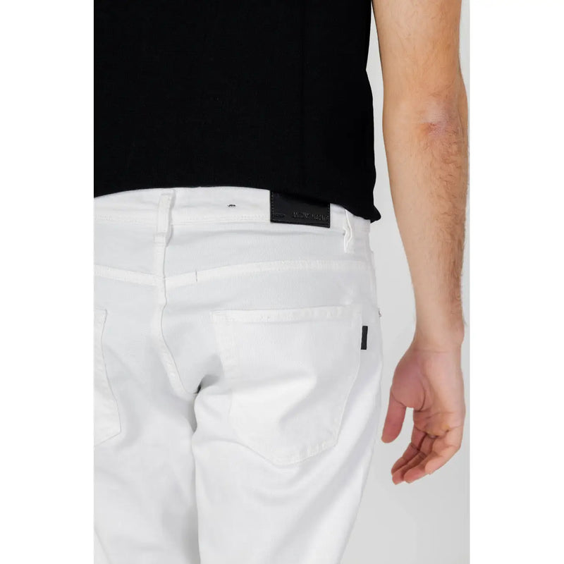 Antony morato men’s white denim jeans with pockets and black leather brand patch on the back waistband