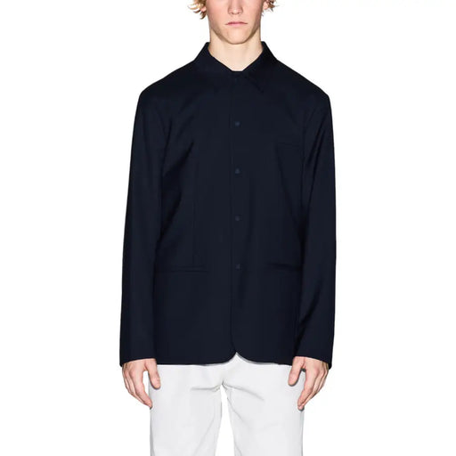 Armani Exchange Blazer noir classique pour homme en polyester, doté d'un col montant et de deux poches avant.