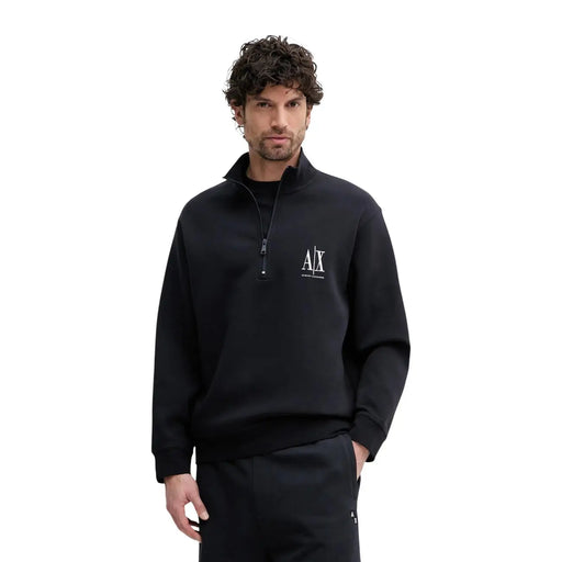 Armani Exchange Sweat-shirt noir en coton pour homme, demi-zip, avec logo blanc sur la poitrine, idéal pour une tenue décontractée.