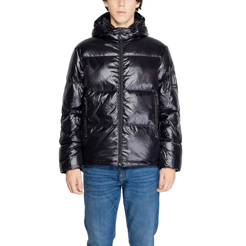 Armani Exchange Doudoune longue à capuche noire pour homme, avec extérieur en polyamide matelassé brillant.