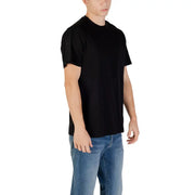 Armani Exchange T-shirt noir à manches courtes et col rond en coton pour homme, vu de face