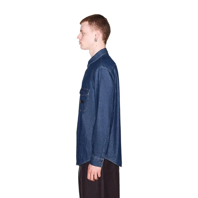 Armani Exchange Chemise homme en coton bleu avec tissu denim bleu foncé, col classique et poche poitrine