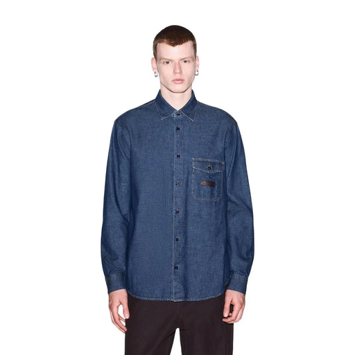 Armani Exchange Chemise homme en denim bleu de coton avec poche poitrine et petite étiquette marron, modèle classique à manches longues