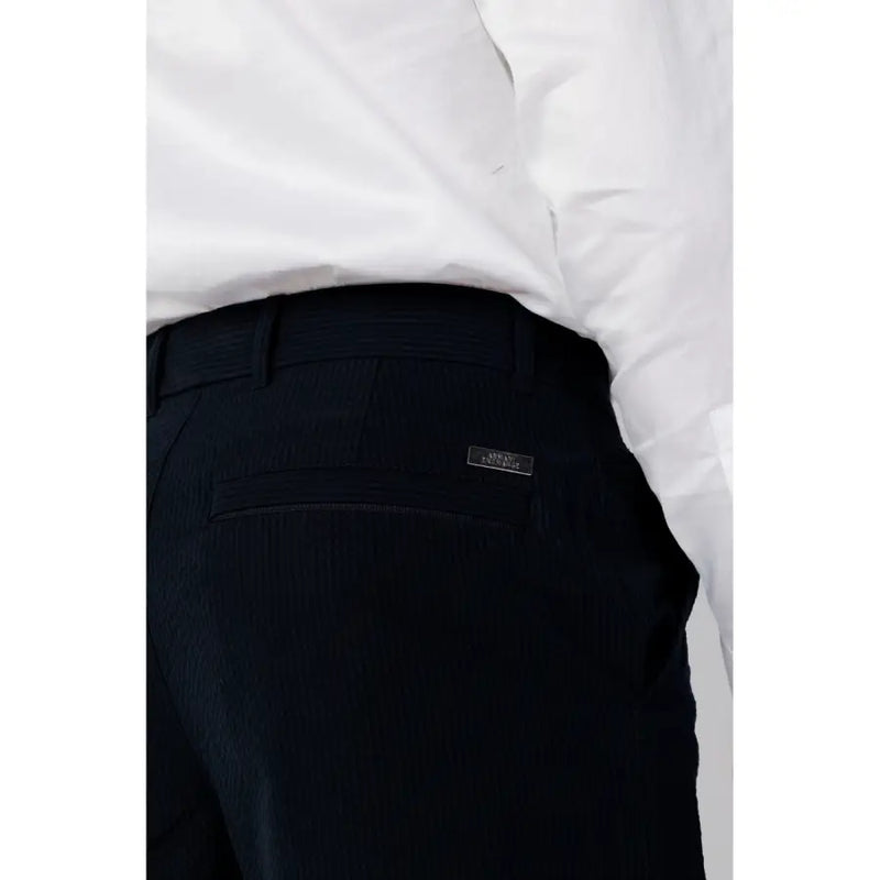 verso noir texturé Armani Exchange Pantalon en coton pour homme à fines rayures et étiquette de marque sur la poche