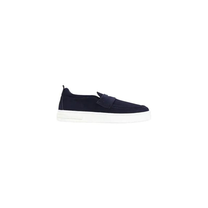 Armani Exchange Baskets sport homme en cuir bleu marine, à enfiler, avec semelle en caoutchouc blanc