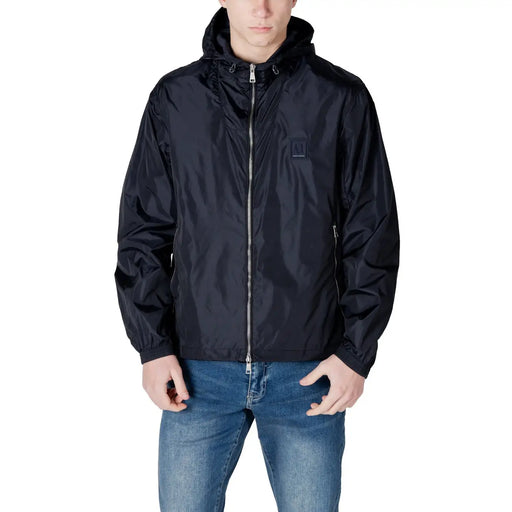 Armani exchange Blazer à capuche bleu en polyamide pour homme, avec coupe-vent en nylon noir brillant et détails de fermeture éclair argentés.
