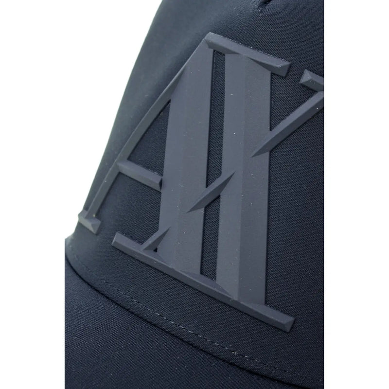 Armani Exchange Casquette de baseball noire en polyester imprimé bleu pour homme, avec logo AY gris foncé mat sur le devant.