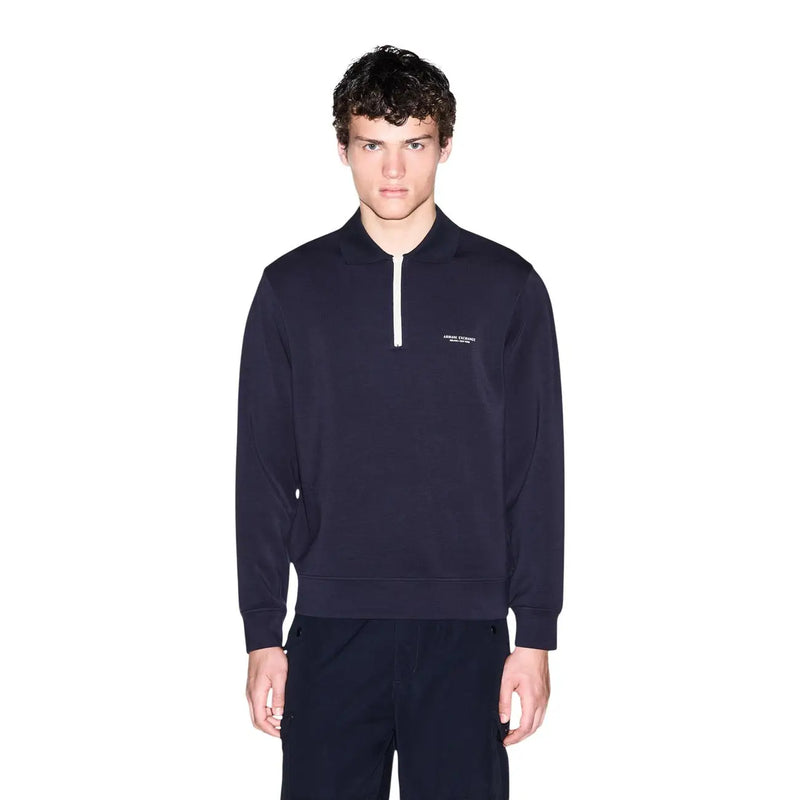 Armani Exchange Sweat-shirt homme bleu marine foncé à demi-zip avec fermeture éclair blanche, en mélange modal et broderie discrète sur la poitrine
