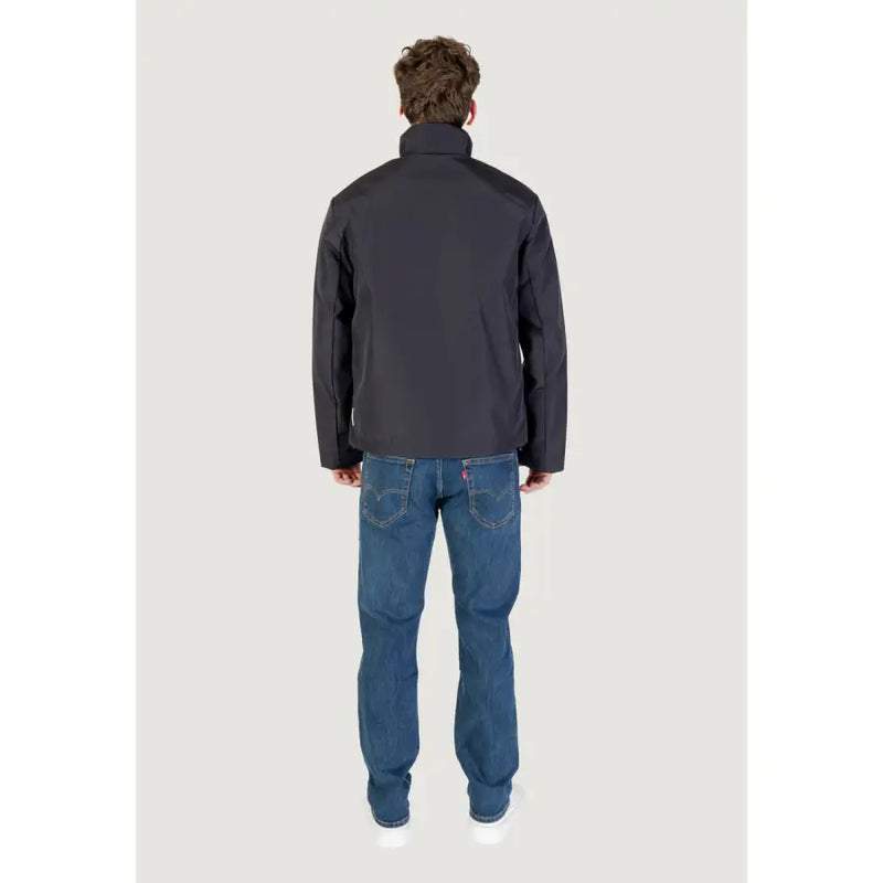 Armani exchange Veste imperméable noire pour homme en polyester, col montant et coutures discrètes.