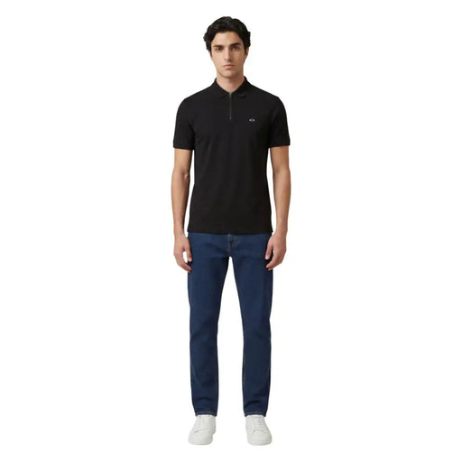 Noir armani exchange Polo homme en viscose avec col zippé discret et petit logo brodé.
