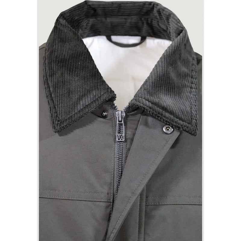Armani Exchange Blazer vert en polyester pour homme, col en velours côtelé gris foncé, fermeture éclair et boutons-pression argentés.
