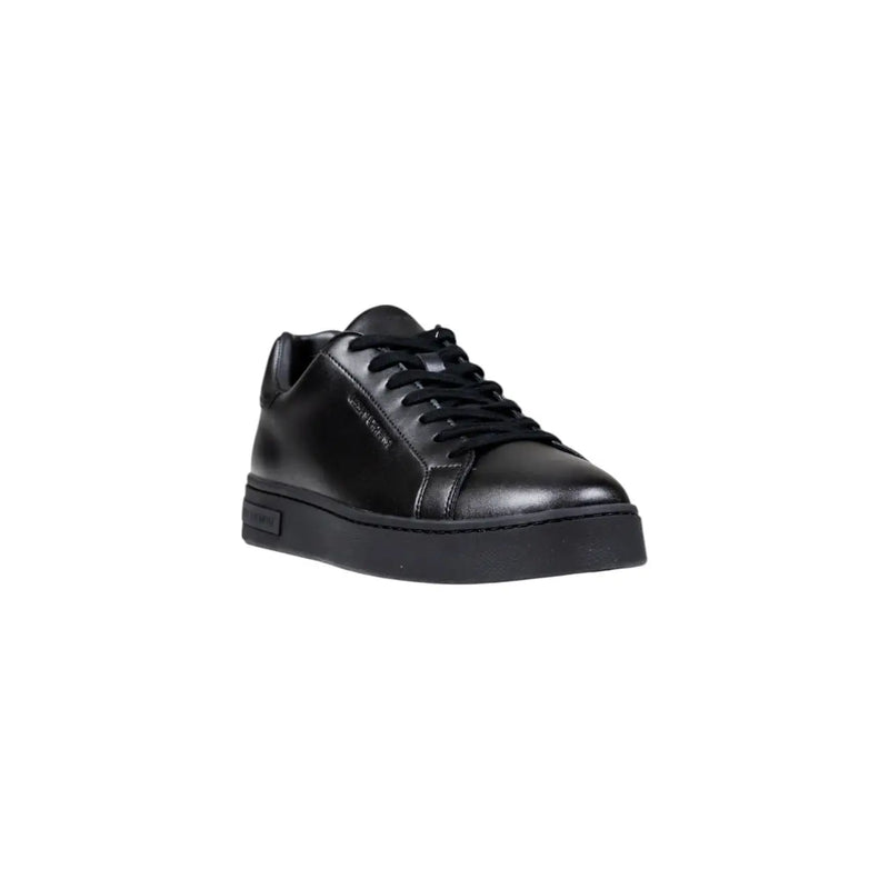 Armani Exchange Baskets basses en cuir noir pour homme, dotées d'un design minimaliste et élégant et de lacets noirs assortis.top style