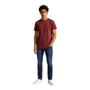 Armani Exchange T-shirt rouge en coton pour homme, manches courtes, avec un logo noir discret sur la poitrine.