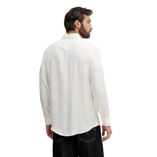 Armani Exchange Chemise homme blanche impeccable à manches longues, boutonnée, avec de subtils plis verticaux en mélange de coton