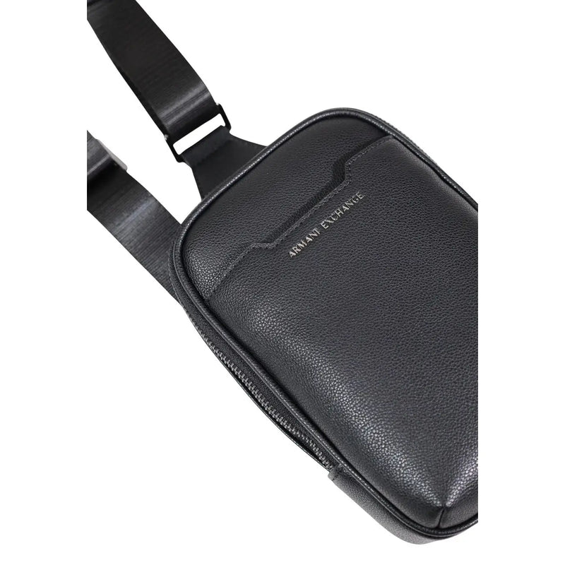 Armani Exchange Sac bandoulière homme en cuir texturé noir, design minimaliste et logo en relief