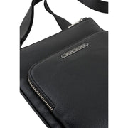 Armani Exchange Sac bandoulière homme en cuir noir texturé avec fermeture éclair argentée et plaque de marque, en polyester, dimensions 21 x 22 x 3 cm.