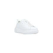 Armani Exchange baskets basses en cuir blanc pour hommestop avec une semelle épaisse et un logo discret sur le côté pour une utilisation sportive