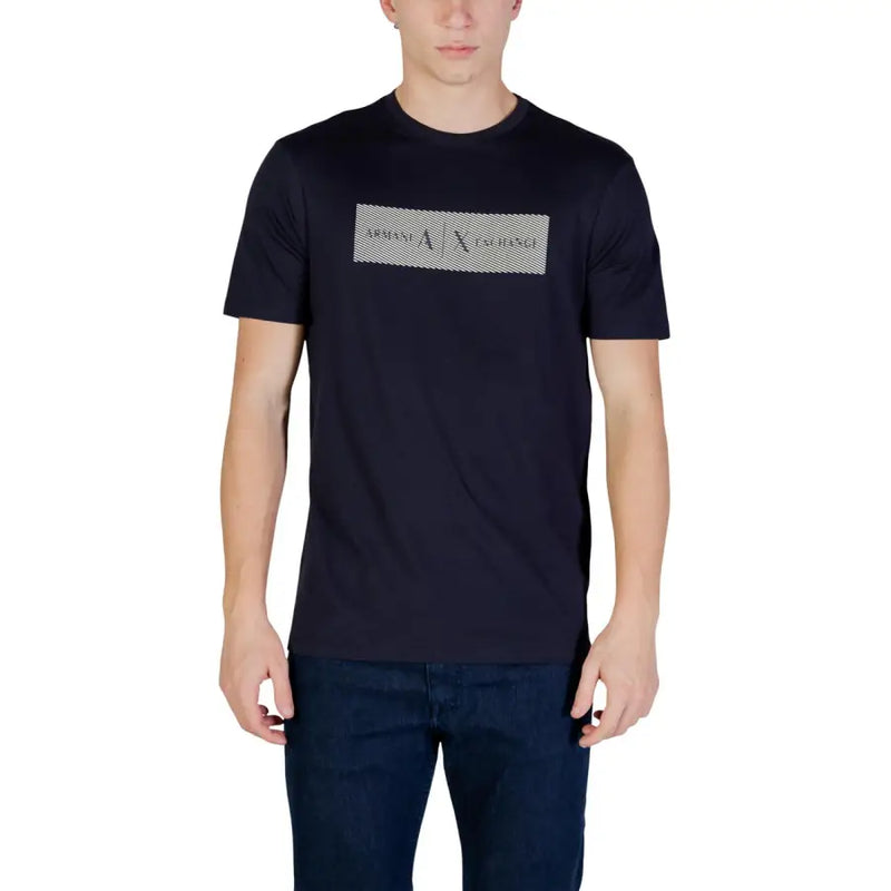 T-shirt noir à manches courtes Armani Exchange hommes t-shirt avec un rectangle argenté en relief armani exchange logo sur le devant