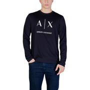 chemise bleu marine à manches longues Armani Exchange hommes t-shirt avec le logo de la hache blanche et le nom de la marque imprimés sur la poitrine