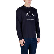 Chemise noire à manches longues Armani Exchange hommes t-shirt avec le logo de la hache blanche et le nom de la marque imprimés sur la poitrine