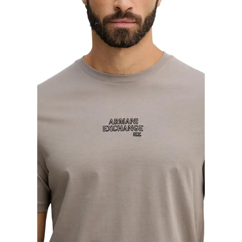 Beige Armani Exchange hommes t-shirt orné de broderies noires Armani Exchange Logo NY sur la poitrine