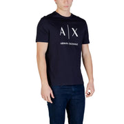 bleu marine Armani Exchange hommes t-shirt avec le logo a|x blanc et le nom de la marque imprimés sur la poitrine