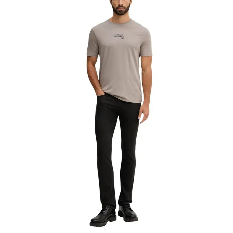Armani Exchange t-shirt beige à manches courtes pour homme t-shirt avec un logo noir discret brodé sur la poitrine en coton