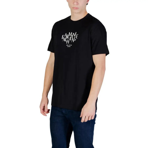 Noir Armani Exchange hommes t-shirt en coton avec un motif blanc Armani Exchange logo imprimé sur la poitrine